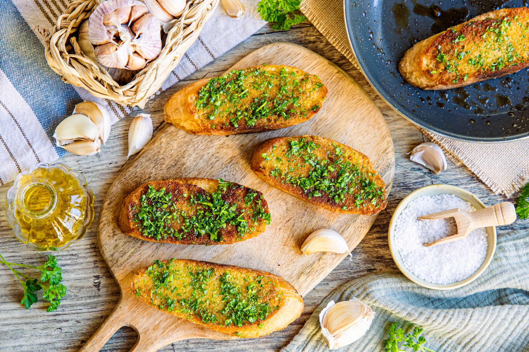 Knoblauchbrot wie beim Griechen aus der Pfanne