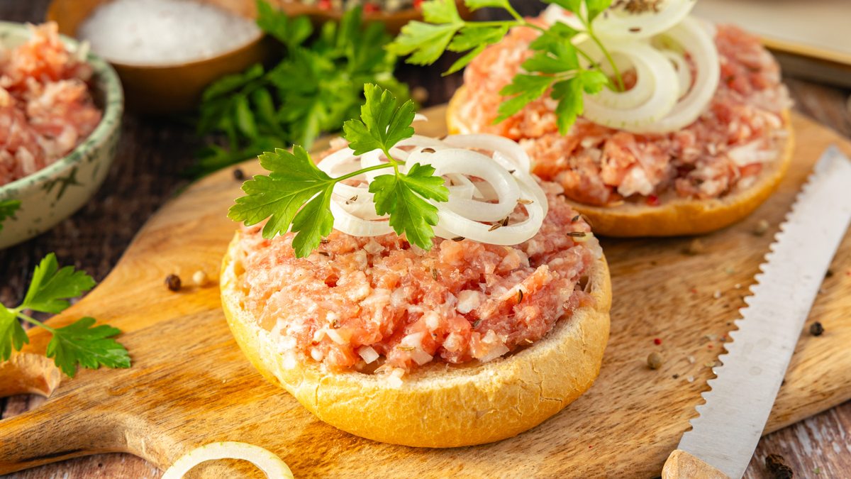 Mettbrötchen