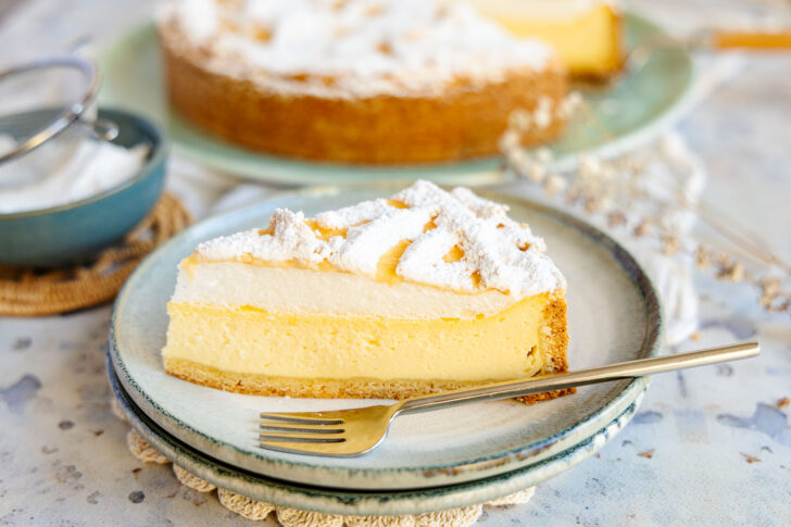 Stück Schneekuchen mit Schmand