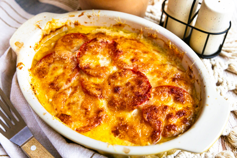 Schnitzel mal anders: mit Käse überbacken in der Auflaufform