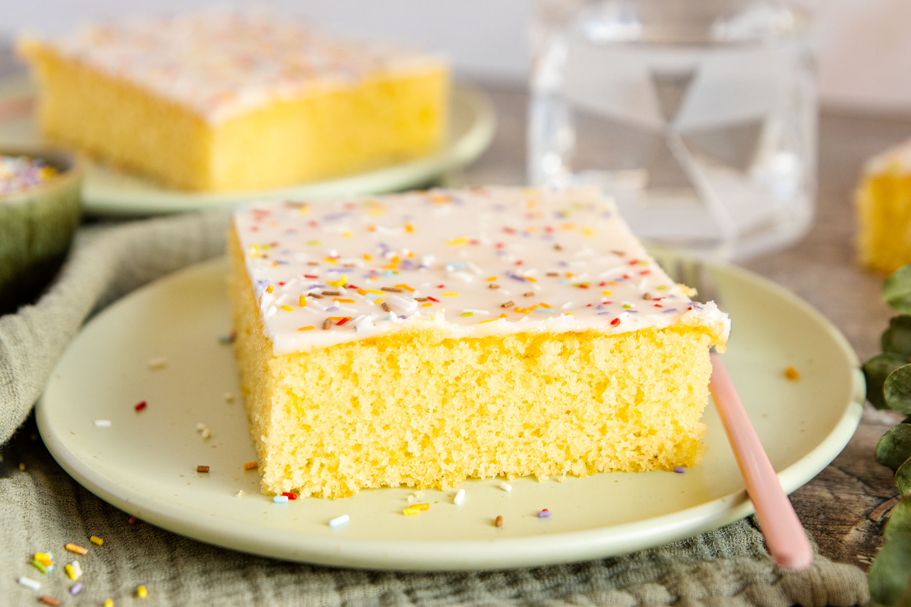 Süßer Hirsebrei mit Milch und Beeren | Rezept