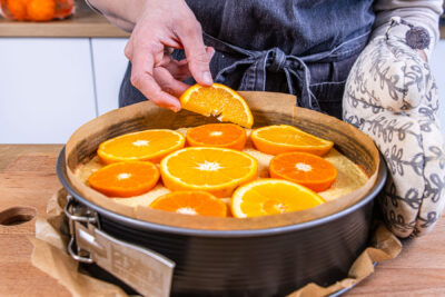Spanischer Orangenkuchen dekorieren