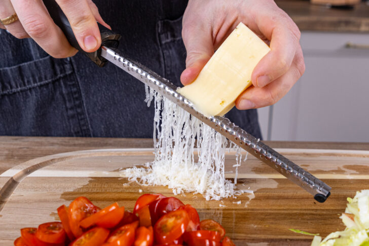 Käse reiben