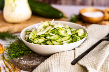 Fenchel-Gurken-Salat mit Dill