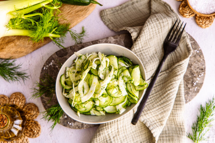 Fenchel-Gurken-Salat mit Dill