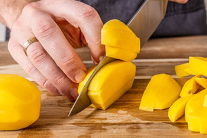Kartoffeln schneiden