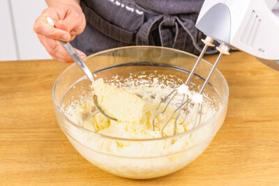 Pudding zu Buttercreme geben