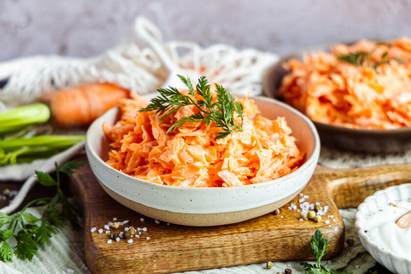 Karottensalat mit Joghurt-Dressing