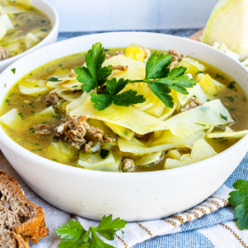 Klassischer Weißkohleintopf mit Hackfleisch
