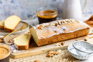 Saftiger Mandelkuchen aus der Kastenform