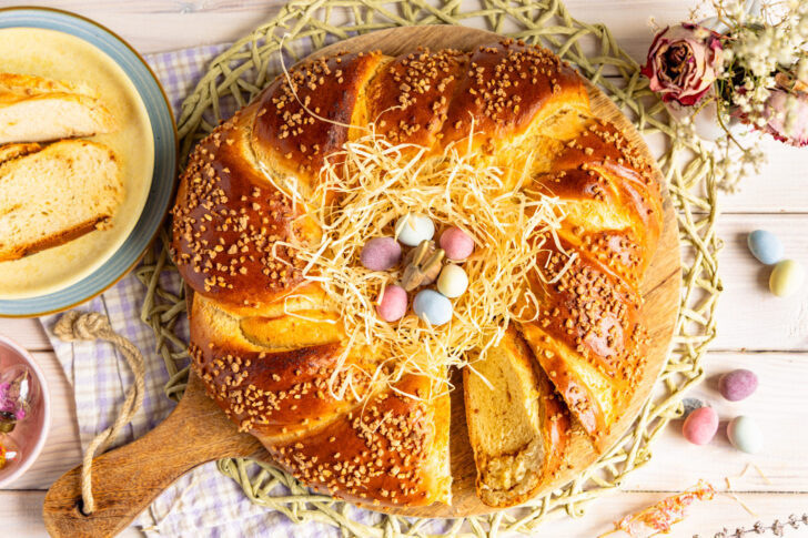 Osterkranz mit Marzipan
