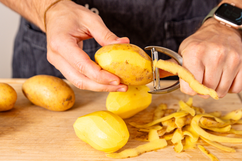 Kartoffeln schälen