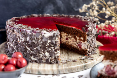 Stracciatelle-Kirsch-Torte