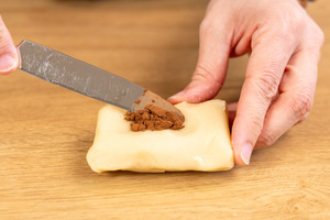 Kakao zum Marzipan geben