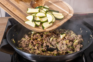 Zucchini dazugeben