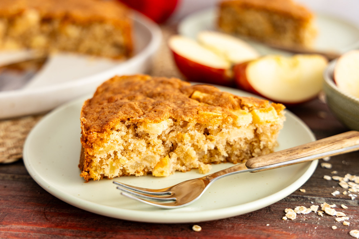 Apfel-Haferflocken-Kuchen: saftig & lecker