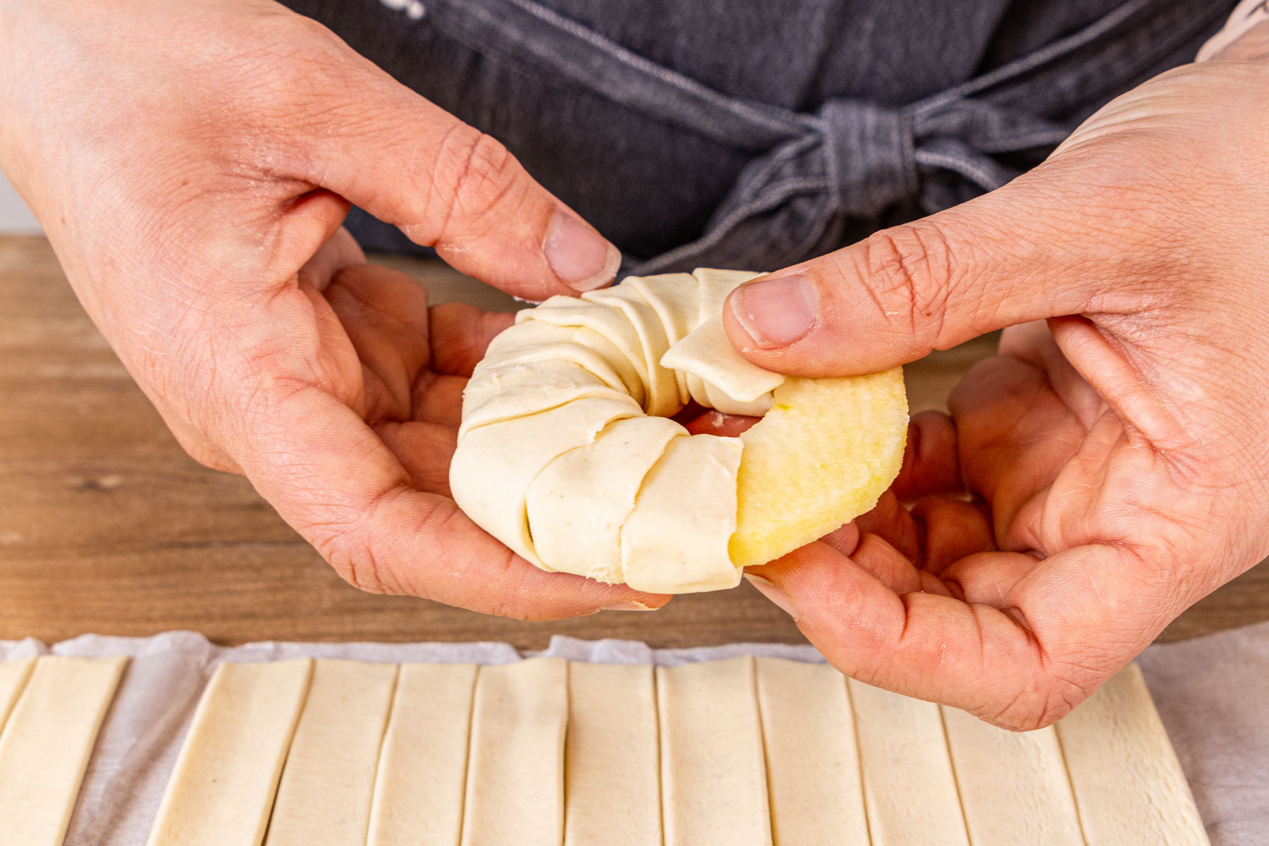 Apfelringe in Blätterteig