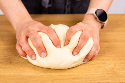 Hefeteig kneten