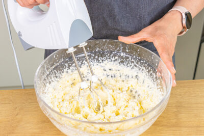 Sahne schlagen mit Rührgerät