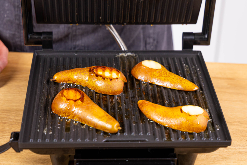 Birnen im Kontaktgrill grillen