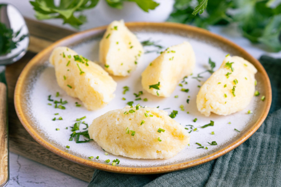 Grießnockerl als Suppeneinlage