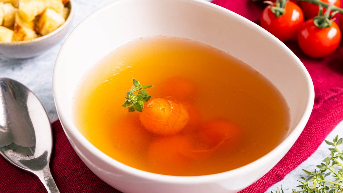 Klare Tomatensuppe