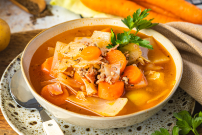 Kohlsuppe mit Hackfleisch: herzhaft & lecker
