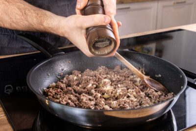Hackfleisch würzen