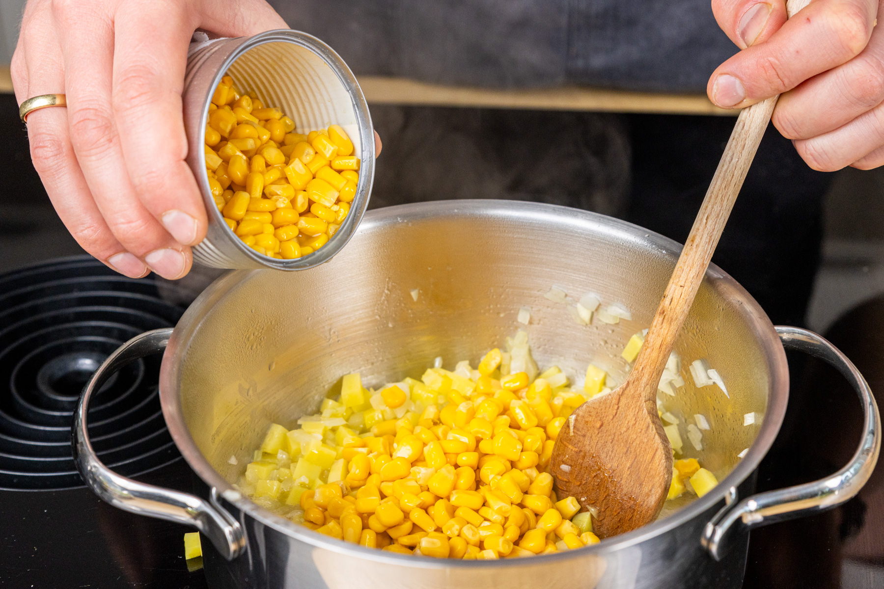 Cremige Maissuppe: schnell & einfach Cremige Maissuppe: schnell & einfach