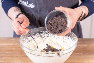 Raspelschokolade unterheben