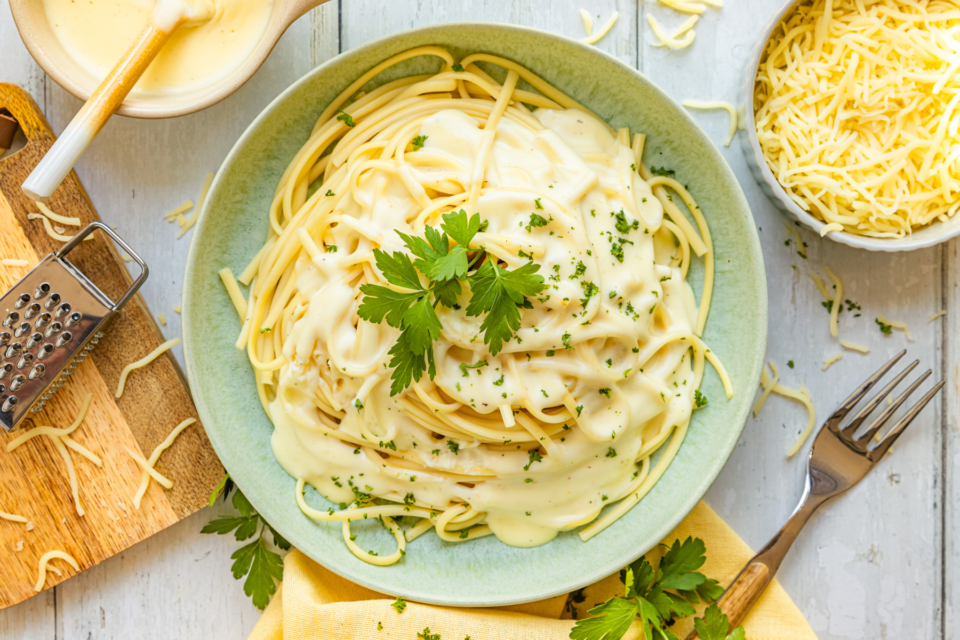Nudeln mit Käsesoße: so einfach &amp; so cremig