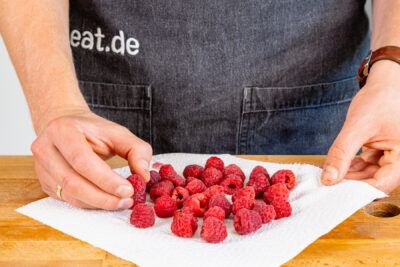 Himbeeren vorsichtig trocken tupfen