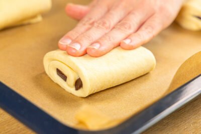 Pain au chocolat andrücken
