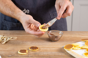 Pancakes bestreichen.