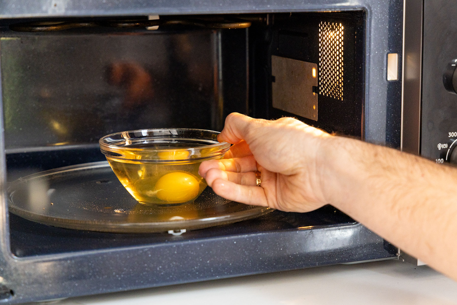 Pochiertes Ei aus der Mikrowelle Pochiertes Ei aus der Mikrowelle