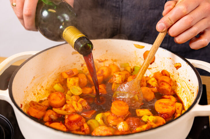 Bratgut mit Rotwein ablöschen