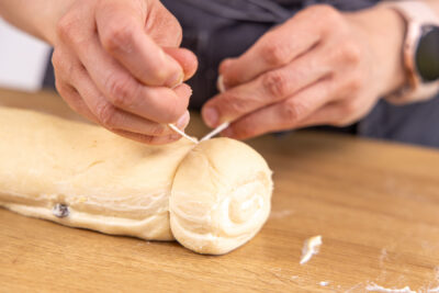 Einzelne Quarkschnecken abtrennen