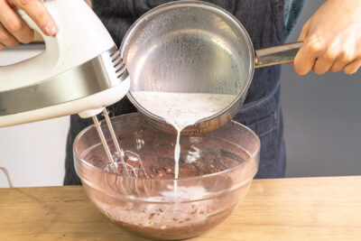 Milch unterrühren