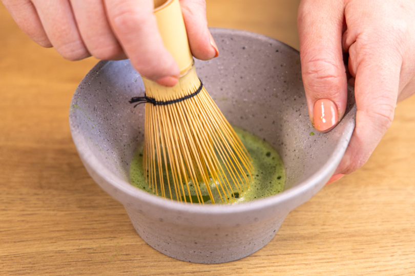 Matcha schaumig rühren