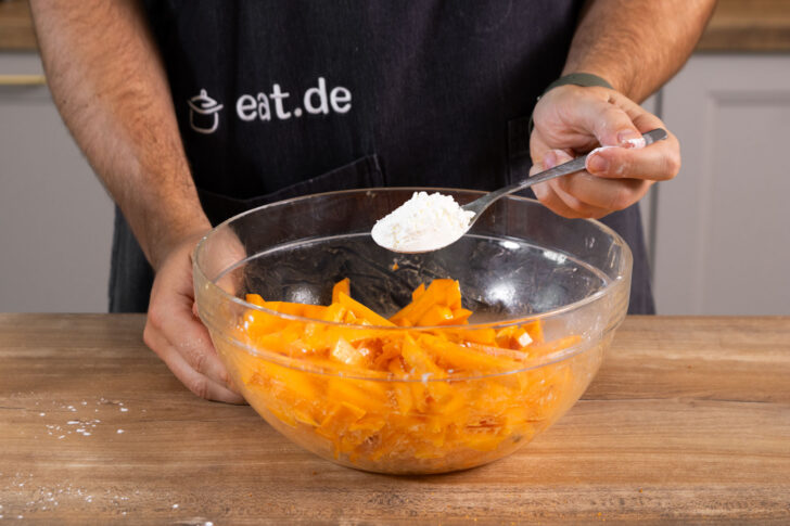 Speisestärke dazugeben.