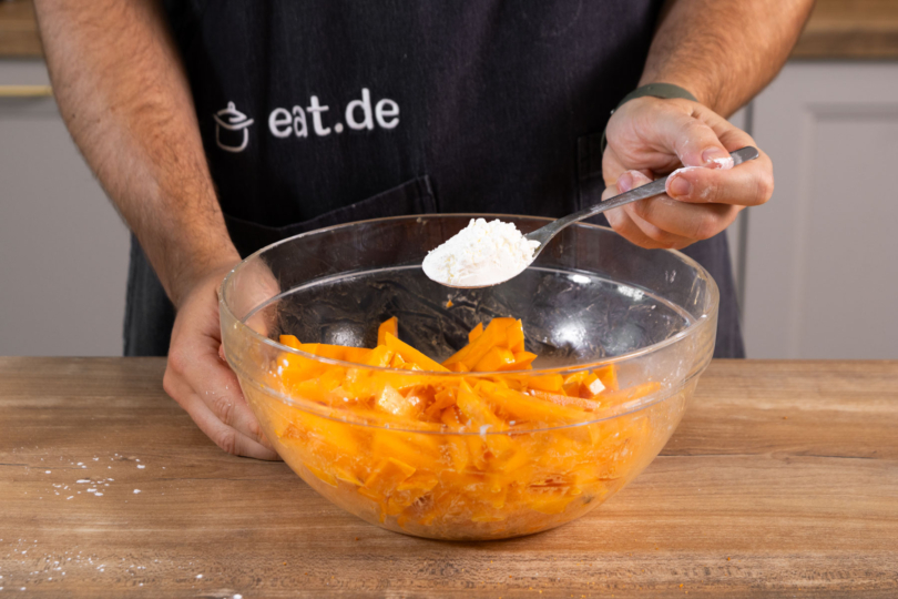 Speisestärke dazugeben.