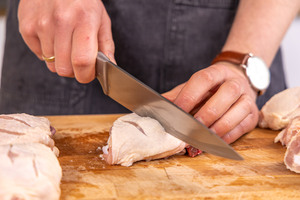 Fleisch leicht einschneiden