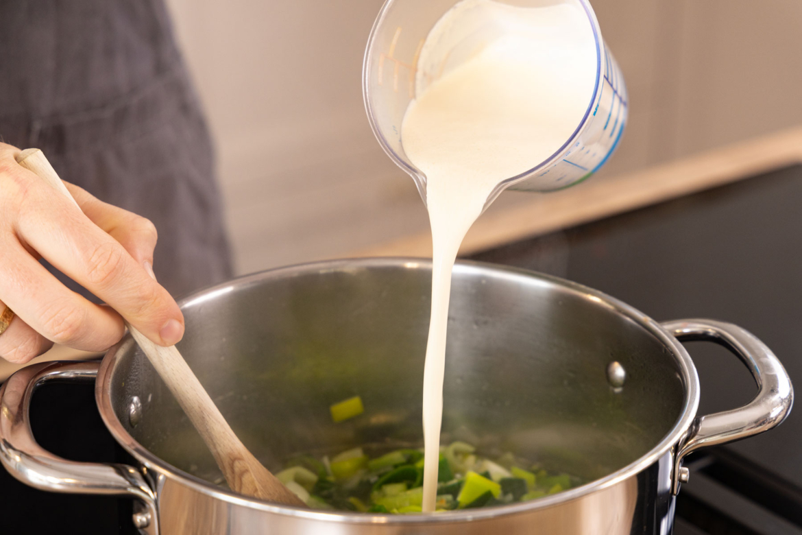 Vegane Käse-Lauch-Suppe: einfach &amp; so cremig