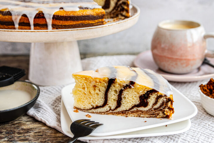 Veganer Zebrakuchen angeschnitten
