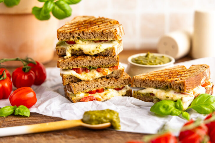 Caprese Grilled Cheese Sandwich vom Kontaktgrill