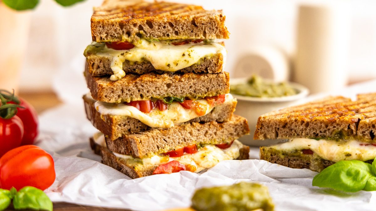 Caprese Grilled Cheese Sandwich vom Kontaktgrill