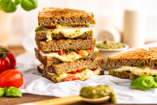 Caprese Grilled Cheese Sandwich vom Kontaktgrill