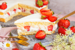 Erdbeer-Ricotta-Torte