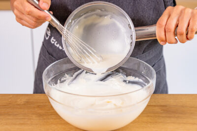 Gelatinemasse unter die Ricottacreme rühren