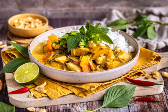 Gelbes Thai Curry mit Hähnchen